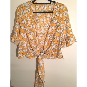 ✨True destiny ✨wrap blouse‎ floral medium